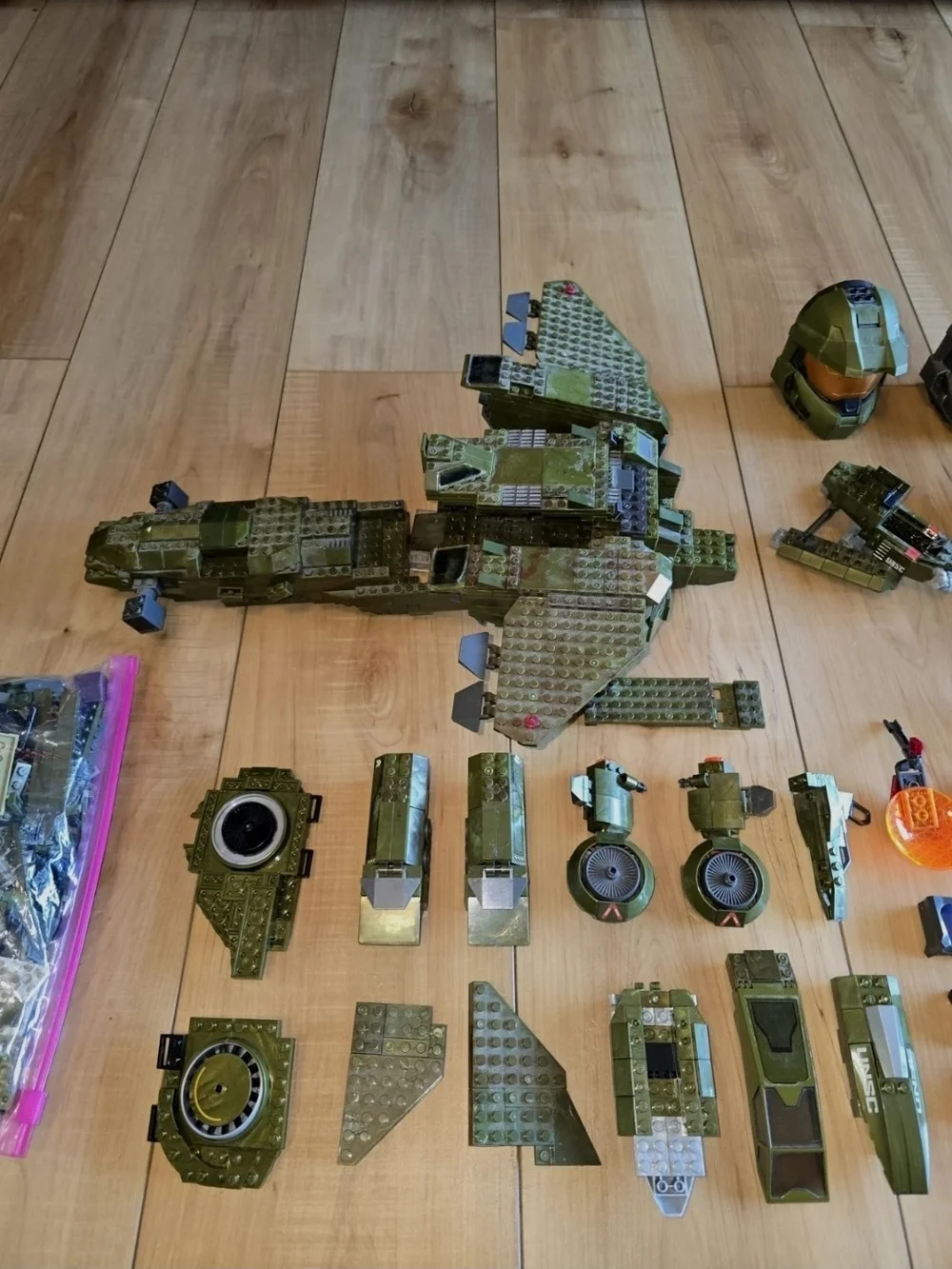 Mega Bloks Construx Halo Pelican Vehicles Minifigs Figures Guns Accessories Lot